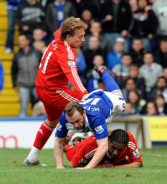 年轻前锋的 年轻前锋的