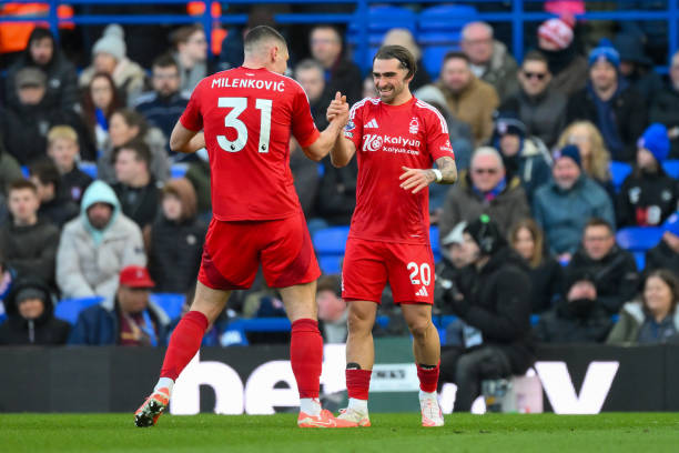 限制了其在 限制了其在