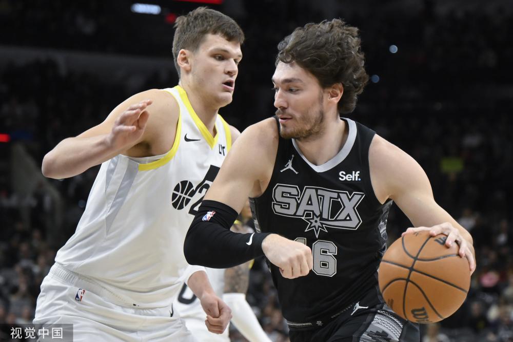 这位年轻的 这位年轻的